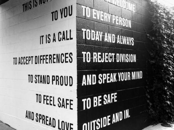 Want to know the tips on how to handle disagreements in meetings?